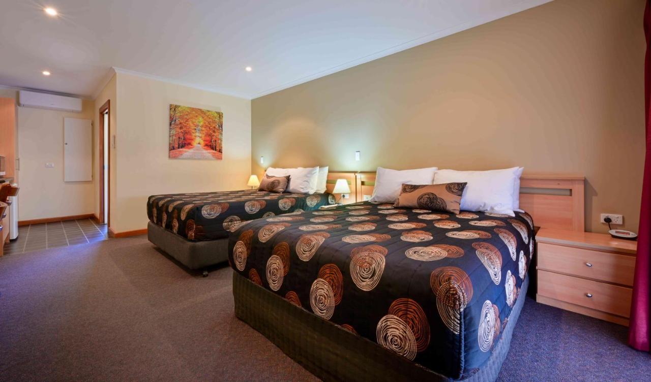 Westland Hotel Motel Whyalla Buitenkant foto