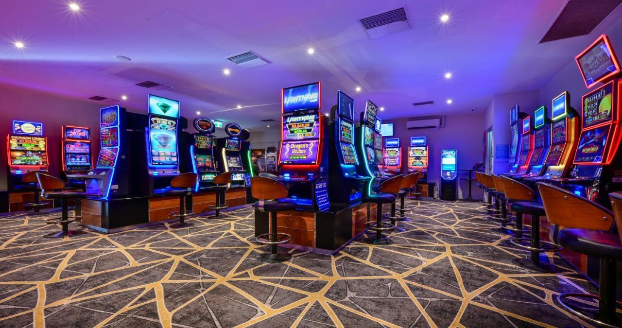Westland Hotel Motel Whyalla Buitenkant foto