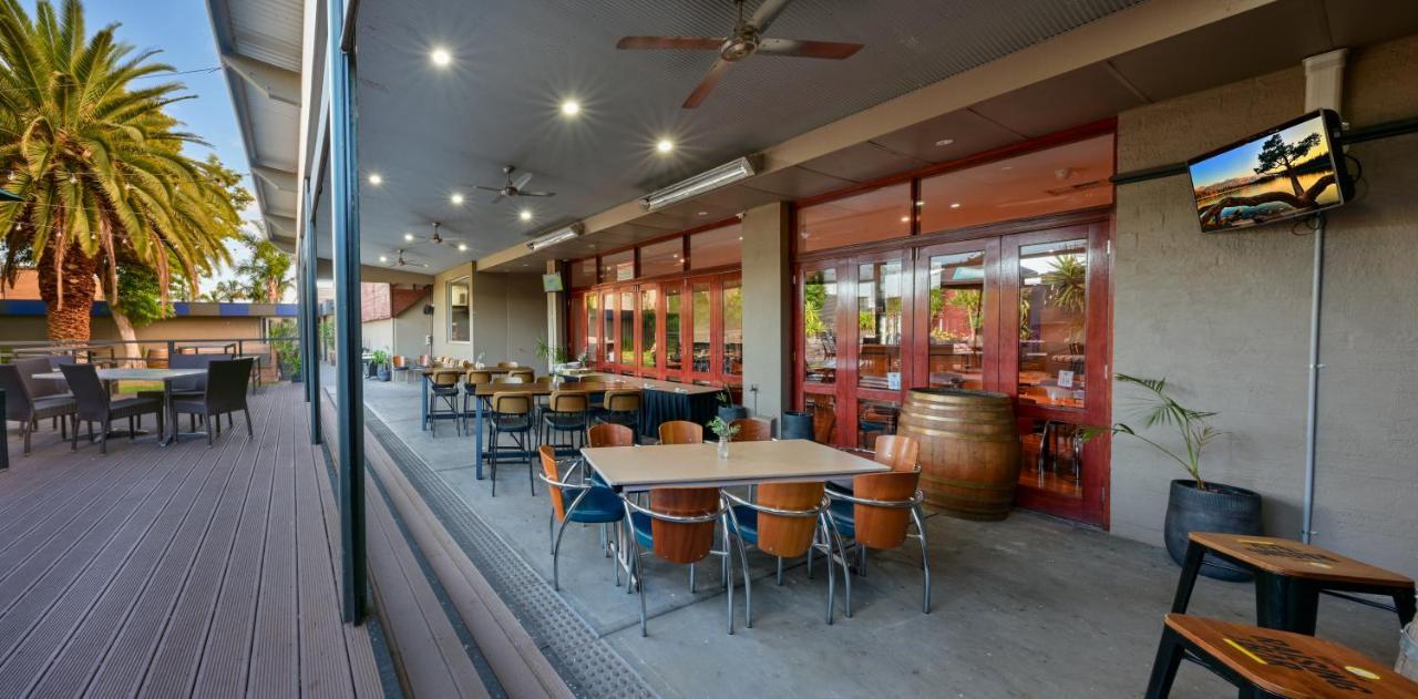 Westland Hotel Motel Whyalla Buitenkant foto