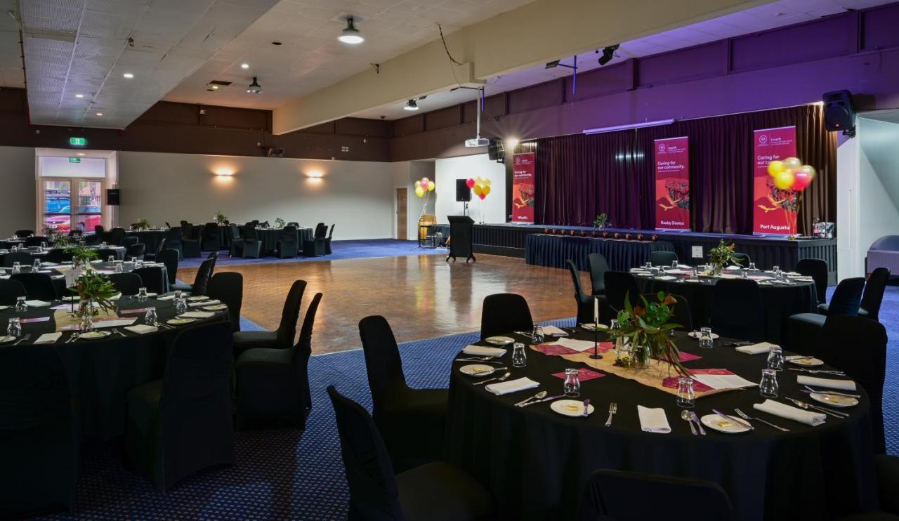 Westland Hotel Motel Whyalla Buitenkant foto