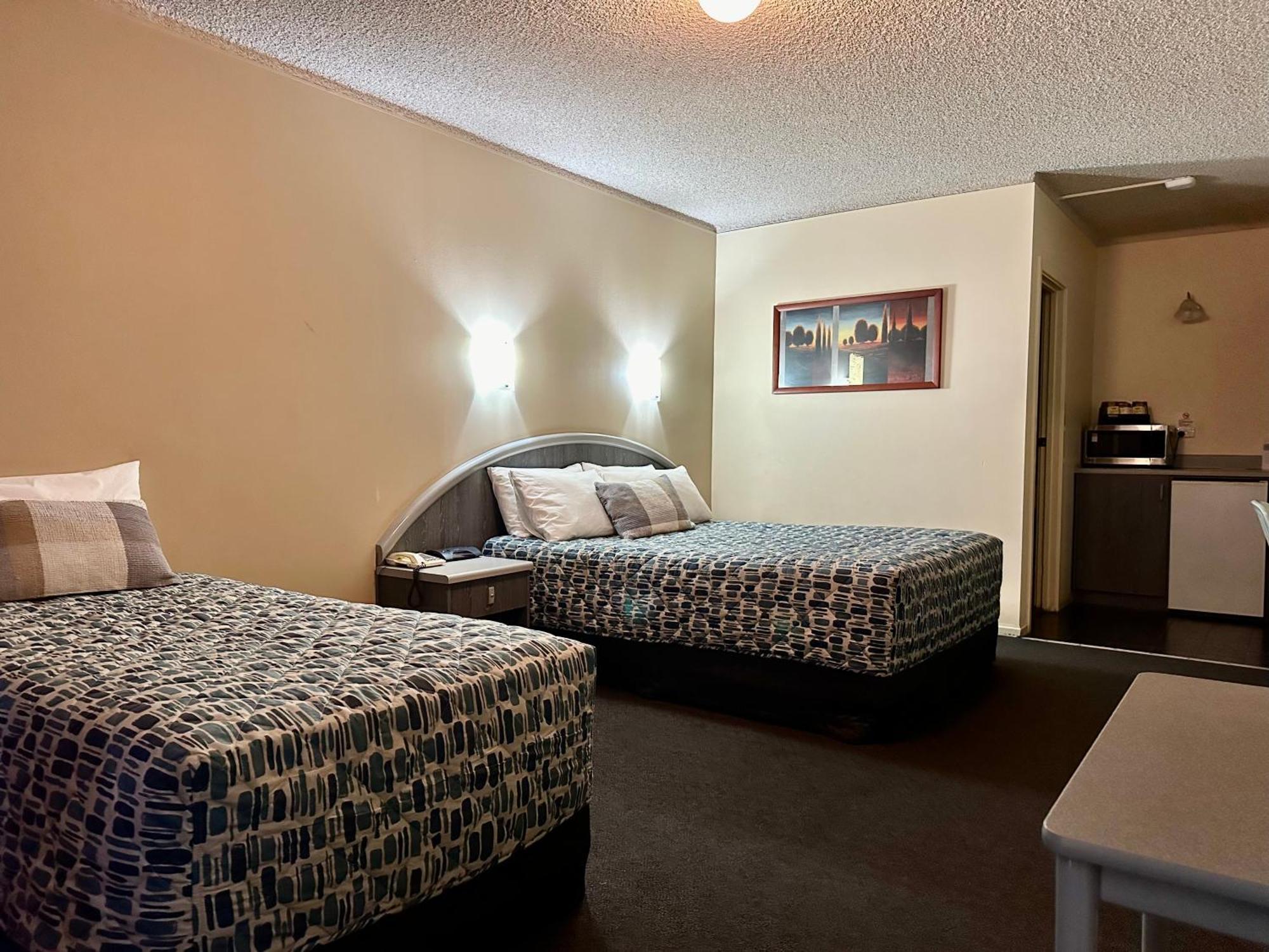 Westland Hotel Motel Whyalla Buitenkant foto